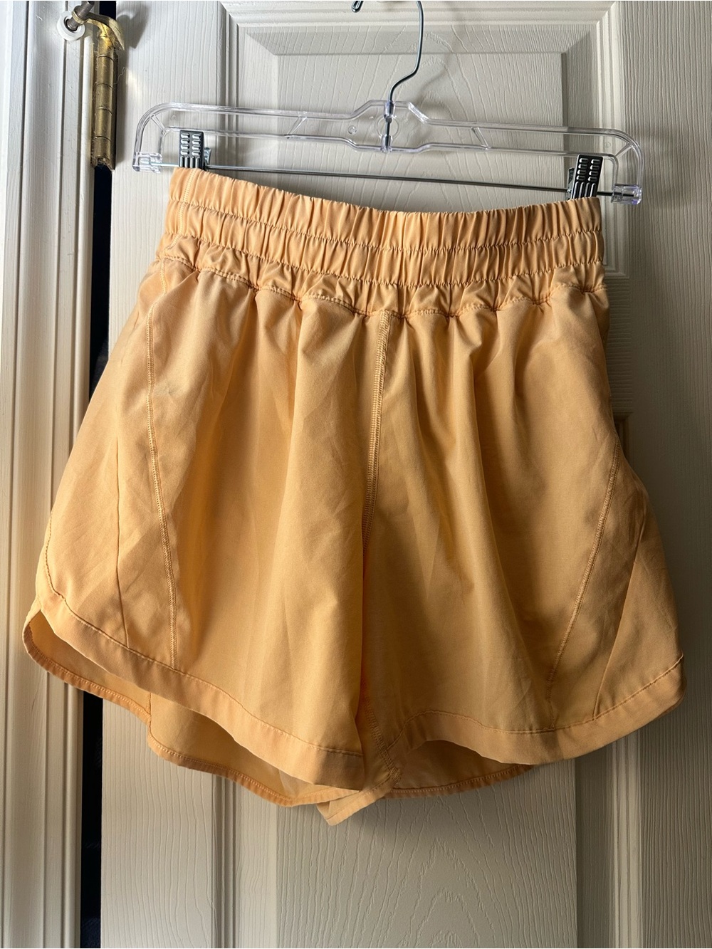 Lululemon Women’s Hotty Hot High-Rise Lined Short 4 Inch - Size 6